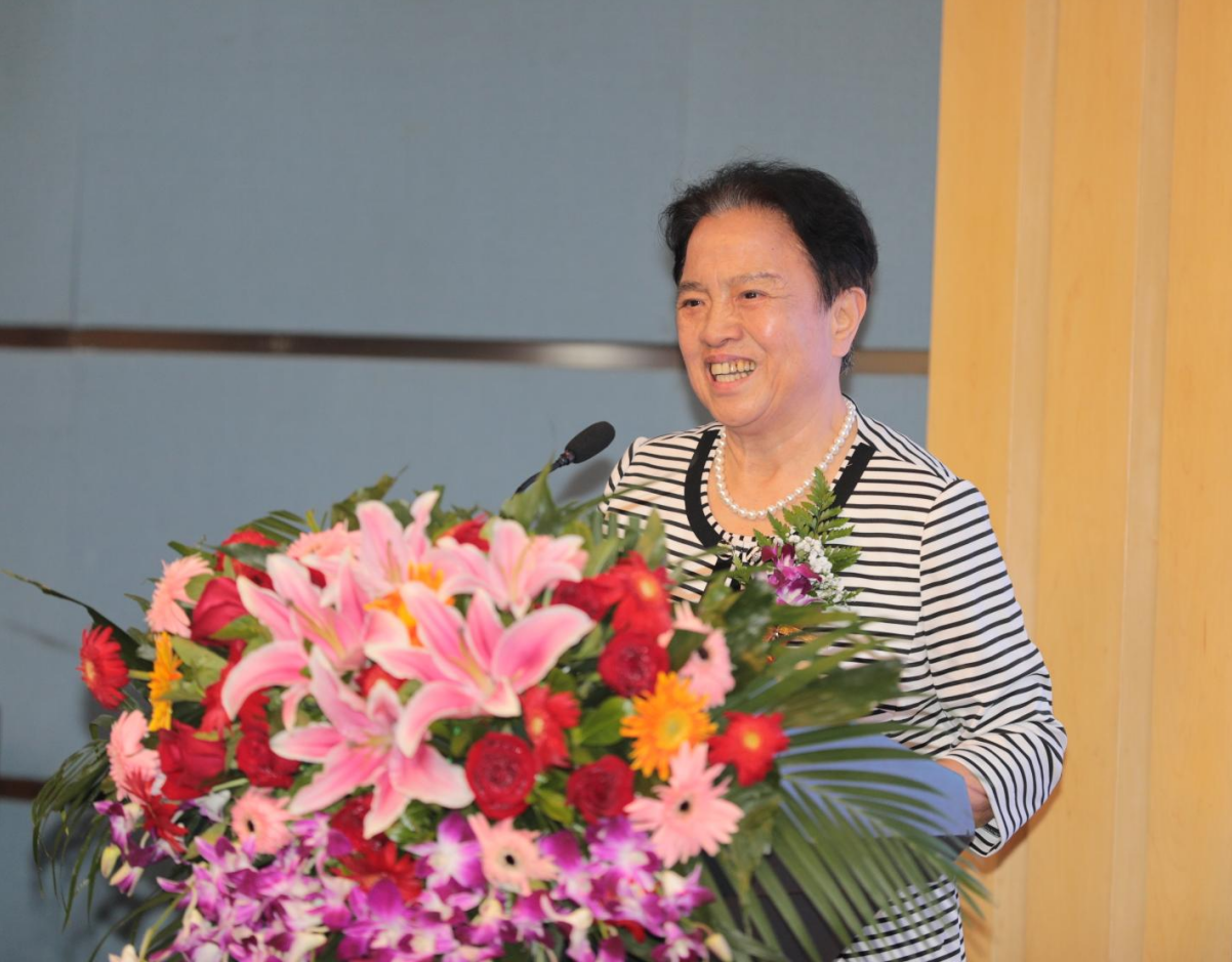 女会长.png